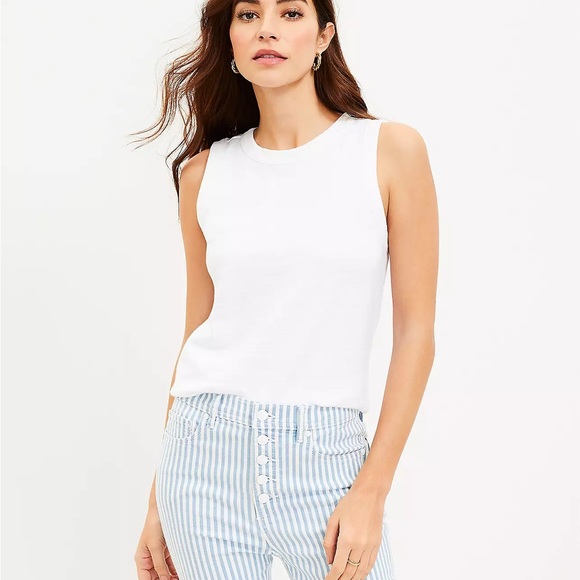 Loft Harbor Tank - Picture 5 of 6